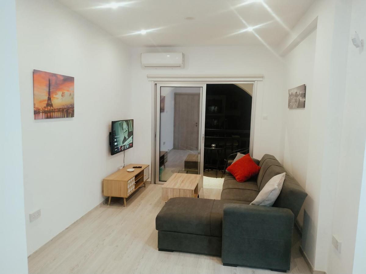 Charming Holiday Retreat Kato Paphos Apt 400M To The Beach Екстер'єр фото